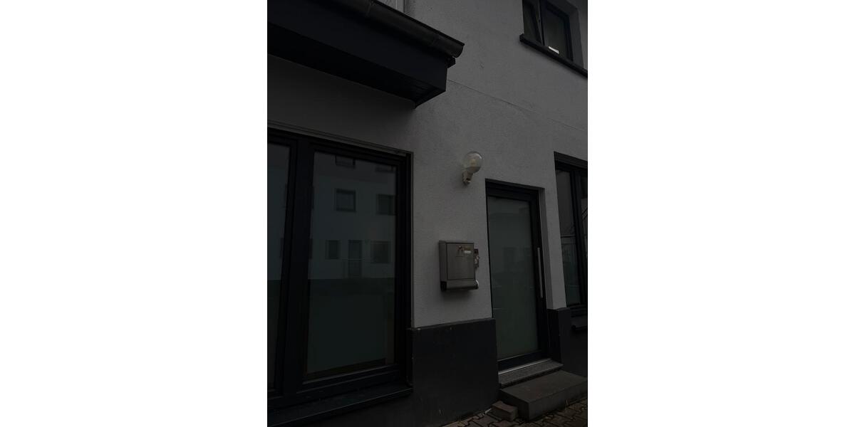 Etagenwohnung Gießen - 3 Zimmer, 90 m&sup2;, 490&euro; | Angebot:25382271