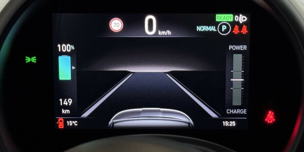 Fiat 500e Action CarPlay Android Automatik 1.Hand 18.400 km 13.440 &euro; Lich 35423