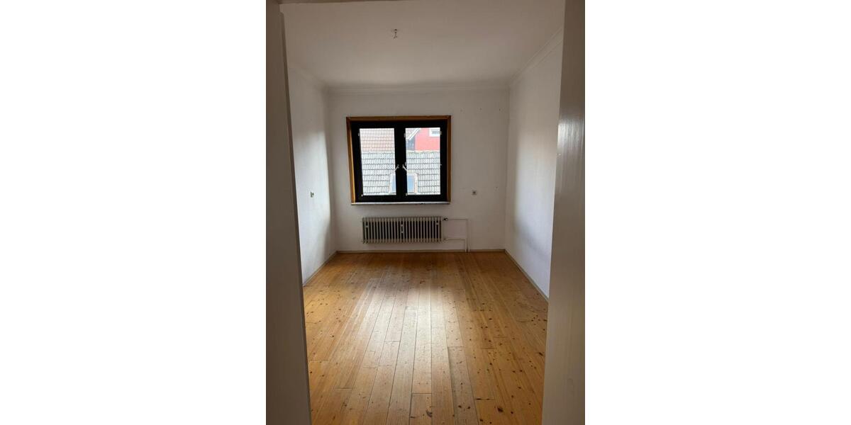 Etagenwohnung Gießen Wieseck - 3 Zimmer, 90 m&sup2;, 1.300&euro; | Angebot:26558022