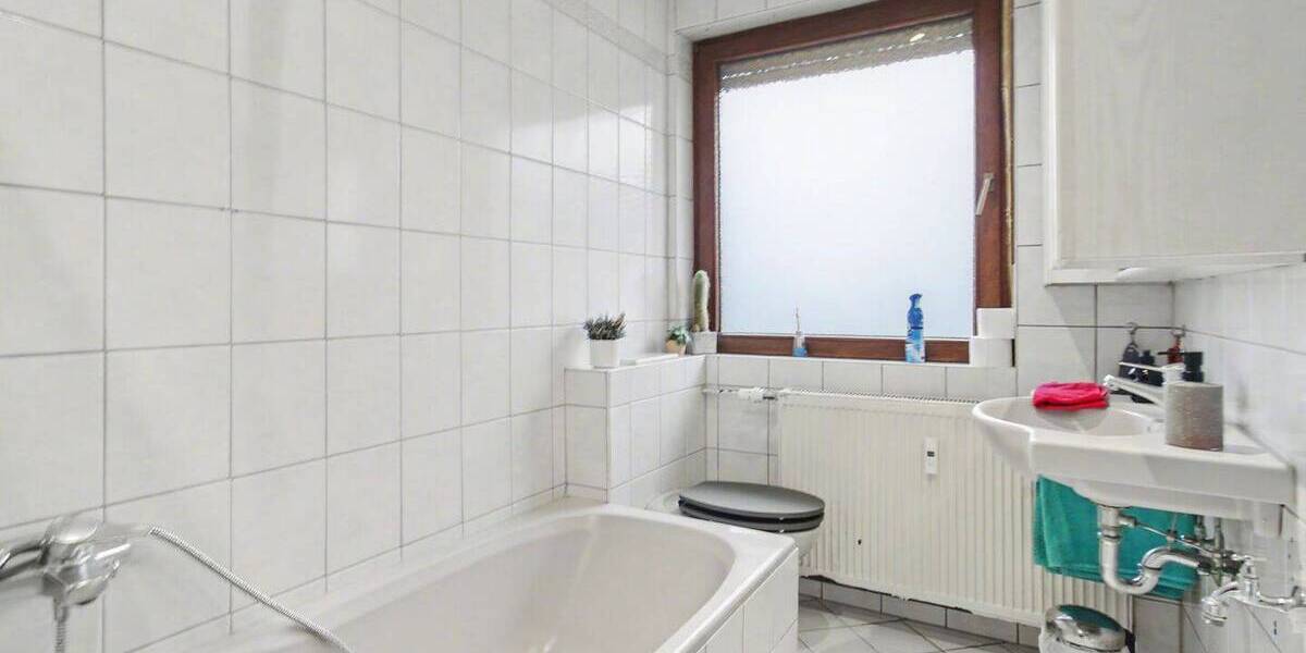 Mehrfamilienhaus, Wohnhaus Lich Bettenhausen - 6 Zimmer, 195.000&euro; | Angebot:25970441