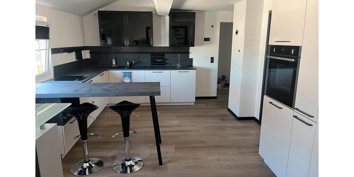 Etagenwohnung Lahnau - 4 Zimmer, 135 m&sup2;, 1.300&euro; | Angebot:26680425