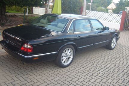 Jaguar XJ8 133.226 km 2.999 &euro; Ebsdorfergrund 35085