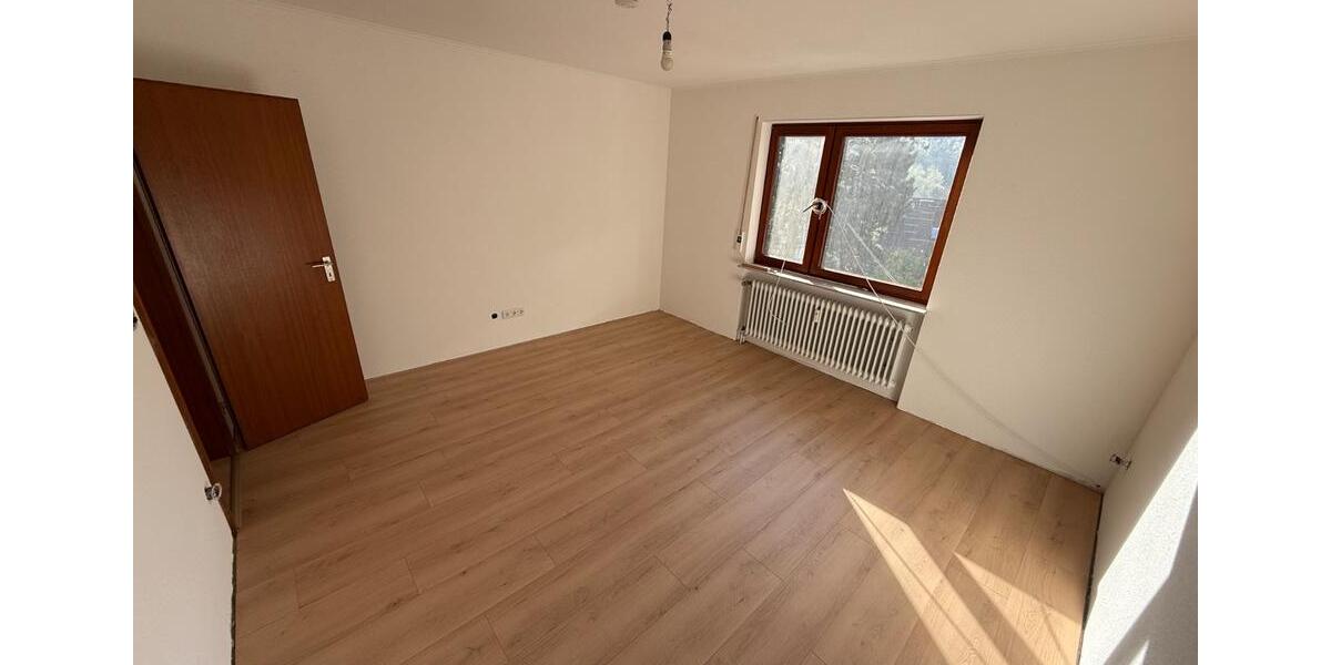 Mehrfamilienhaus, Wohnhaus Wetzlar Nauborn - 8 Zimmer, 219 m&sup2;, 675.000&euro; | Angebot:25172906