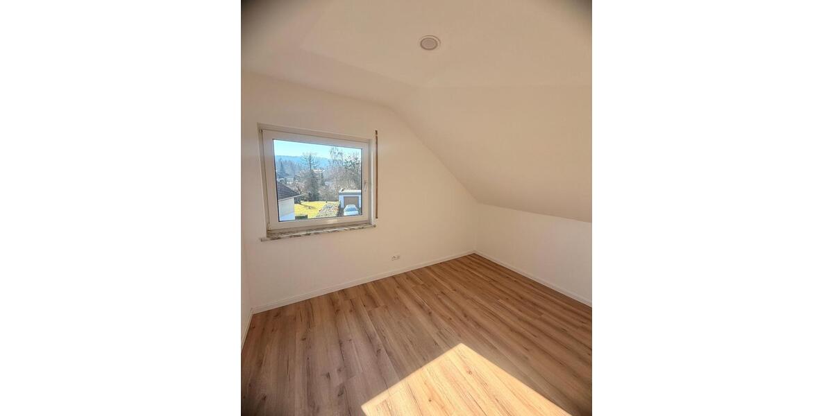 Etagenwohnung Buseck - 3 Zimmer, 76 m&sup2;, 800&euro; | Angebot:25415130