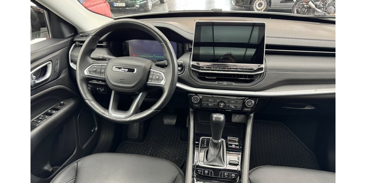 Jeep Compass S Plug-IN Hybrid 4WD 1.Hand Panoramadach 36.500 km 26.790 &euro; Lich 35423