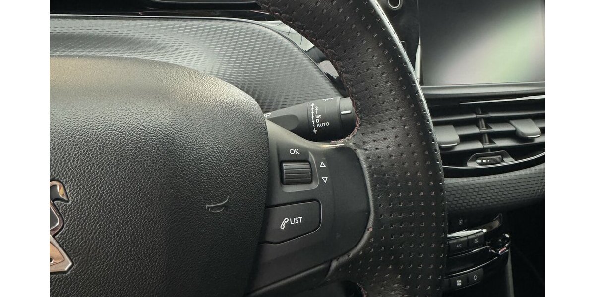 Peugeot 2008 1.2 GT-Line Automatik Sitzheizung Carplay 120.782 km 11.870 &euro; Lich 35423