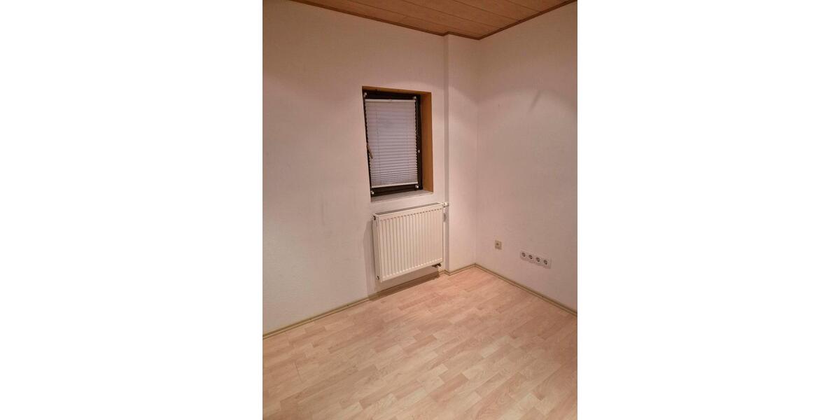 Etagenwohnung Bad Endbach - 2 Zimmer, 92 m&sup2;, 890&euro; | Angebot:25280478