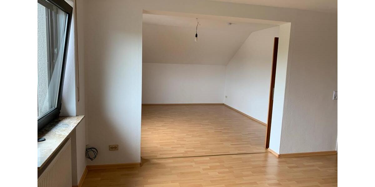 Dachgeschoßwohnung Reiskirchen - 3 Zimmer, 82 m&sup2;, 560&euro; | Angebot:25804446