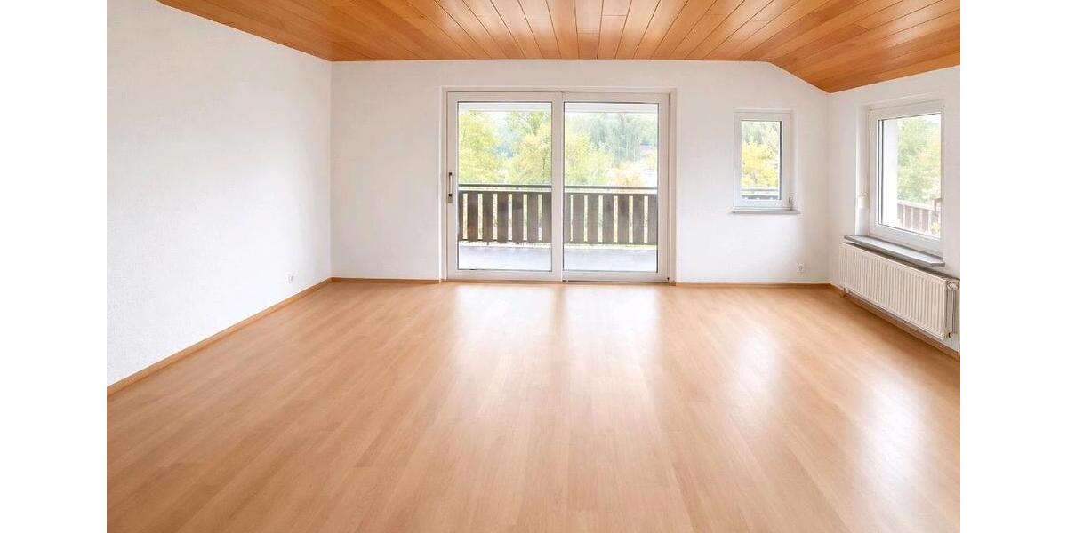 Dachgeschoßwohnung Bad Endbach - 3 Zimmer, 97 m&sup2;, 836&euro; | Angebot:25634108