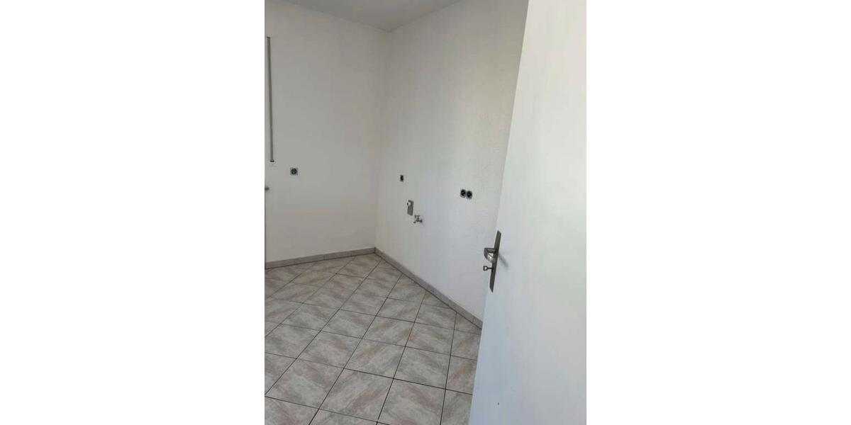 Etagenwohnung Butzbach - 4 Zimmer, 86 m&sup2;, 1.000&euro; | Angebot:25929752