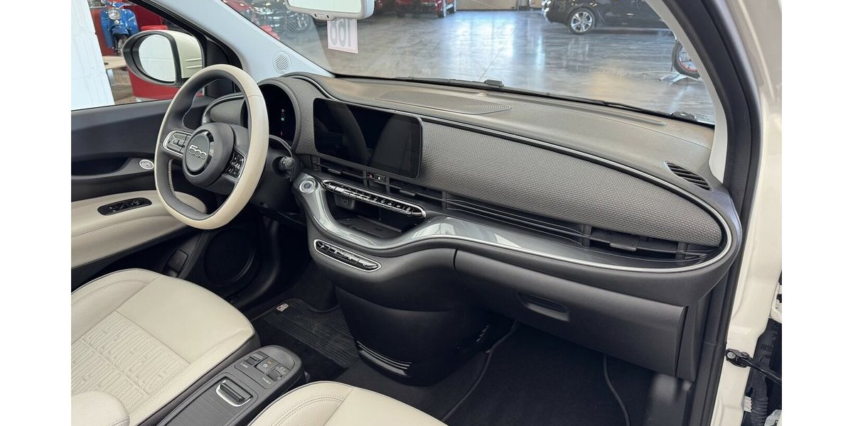 Fiat 500e La Prima by Bocelli 1.Hand Cabrio 42 kWh 12.200 km 22.622 &euro; Lich 35423