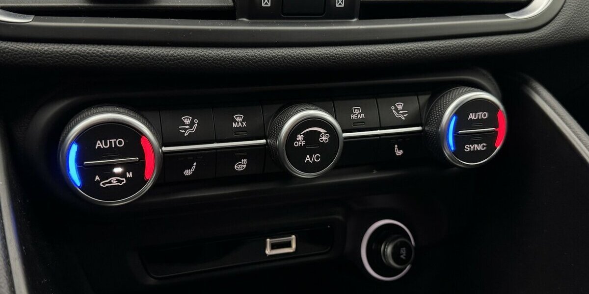 Alfa Romeo Giulia Competizione Q4 Turbo CarPlay Kamera 9.970 km 41.220 &euro; Lich 35423