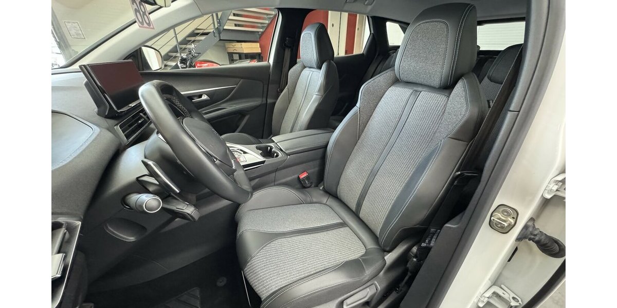 Peugeot 3008 1.6 225 Allure 1.Hand Plug-In Hybrid AHK 92.600 km 19.430 &euro; Lich 35423