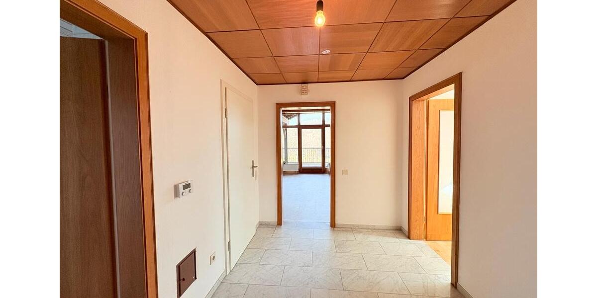 Dachgeschoßwohnung Weimar (Lahn) - 3 Zimmer, 115 m&sup2;, 1.035&euro; | Angebot:25636449