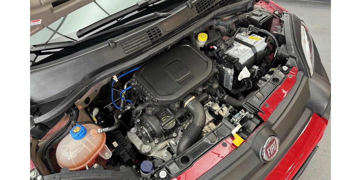 Fiat Panda Cross Red 1.0 Hybrid 1.Hand Neuwertig! 1.600 km 14.220 &euro; Lich 35423