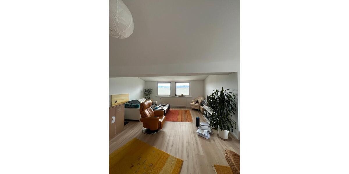 Dachgeschoßwohnung Herborn - 1 Zimmer, 90 m&sup2;, 850&euro; | Angebot:25947880