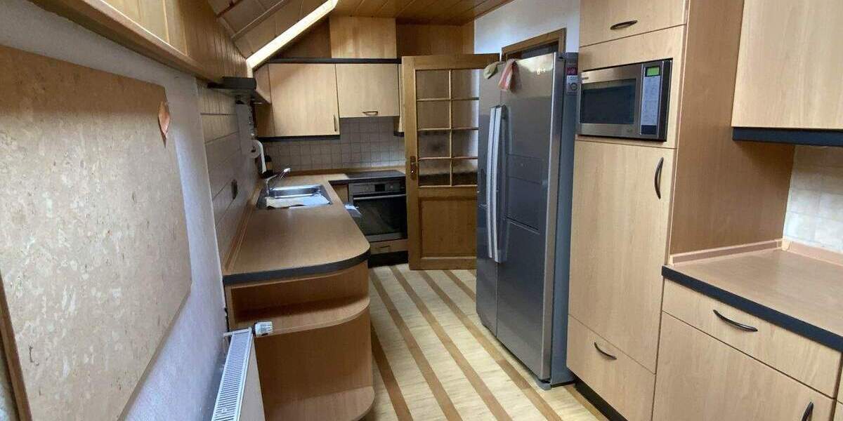 Mehrfamilienhaus, Wohnhaus Leun Stockhausen - 8 Zimmer, 185 m&sup2;, 294.000&euro; | Angebot:25674287