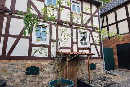 Haus Lohra - 8 Zimmer, 180 m&sup2;, 215.000&euro; | Angebot:25657496