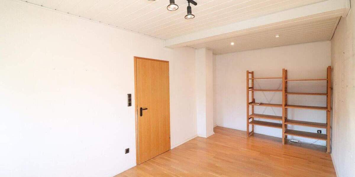 Bauernhaus, Landhaus Echzell Gettenau - 9 Zimmer, 171 m&sup2;, 350.000&euro; | Angebot:25772102