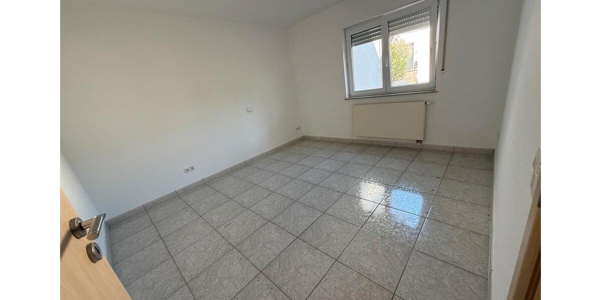 Erdgeschoßwohnung Wetzlar Dutenhofen - 3 Zimmer, 94 m&sup2;, 1.100&euro; | Angebot:26676017