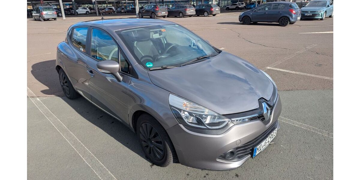 Renault Clio 141.779 km 4.650 &euro; Linden 35440