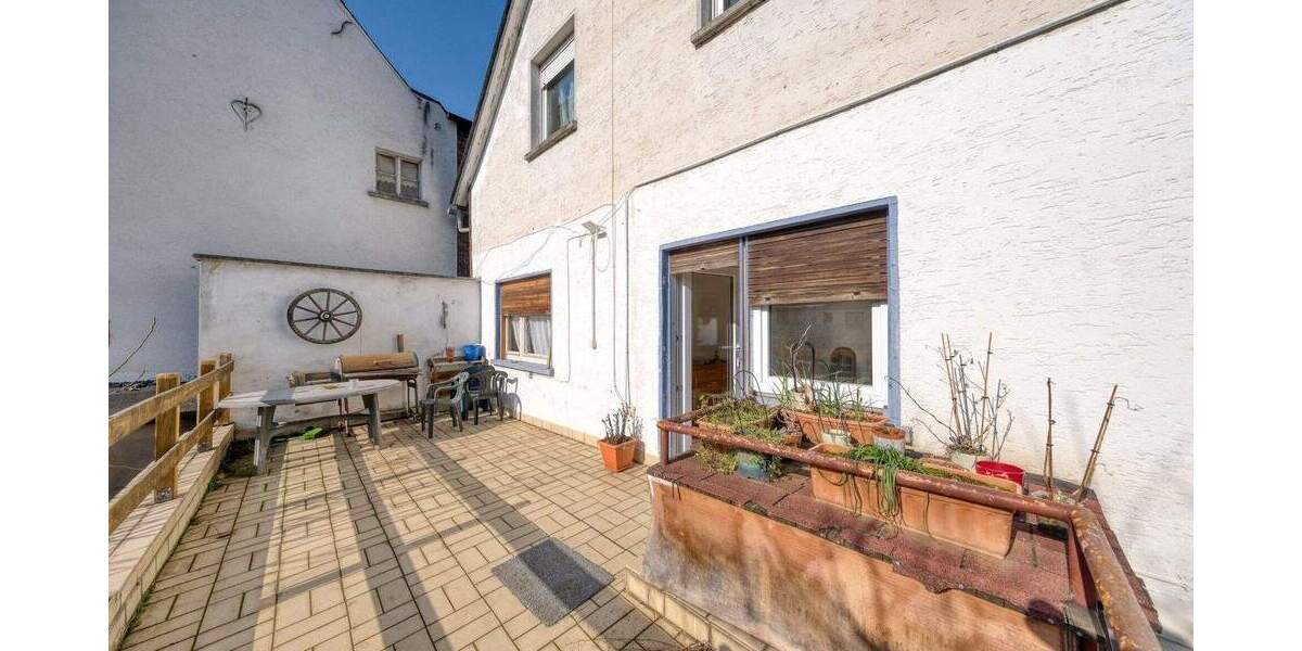 Mehrfamilienhaus, Wohnhaus Aßlar - 8 Zimmer, 186 m&sup2;, 219.000&euro; | Angebot:25697034