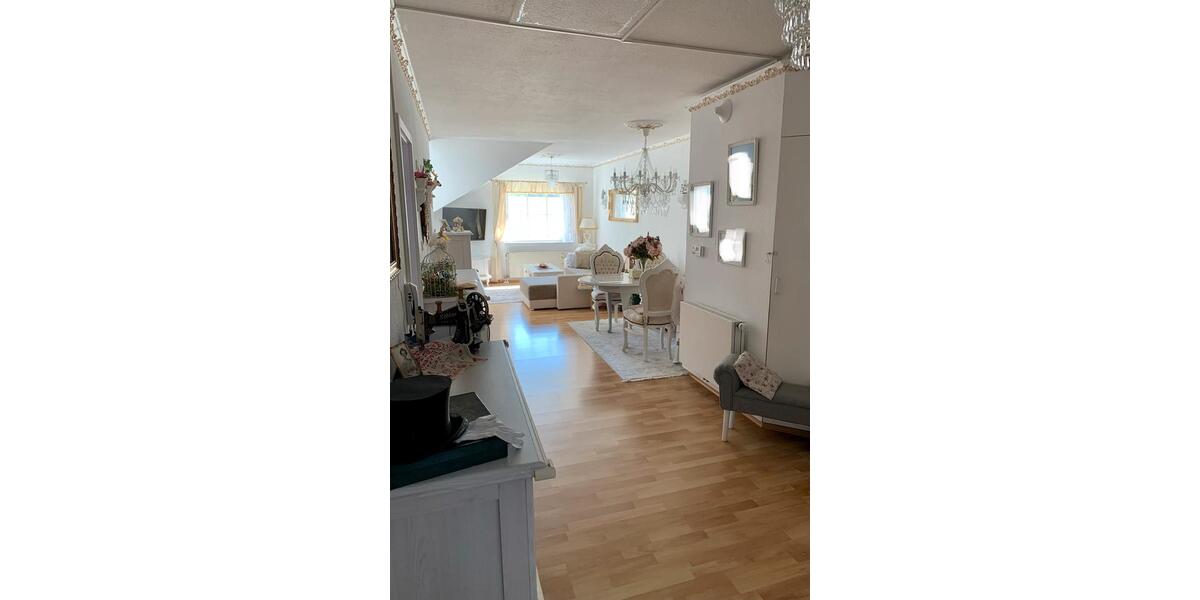 Dachgeschoßwohnung Solms - 3 Zimmer, 82 m&sup2;, 265.000&euro; | Angebot:26665303