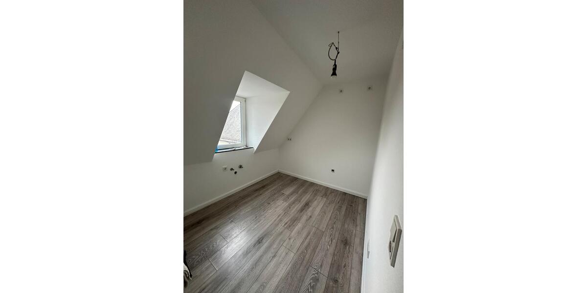 Dachgeschoßwohnung Wetzlar Altenberger Straße - 5 Zimmer, 68 m&sup2;, 750&euro; | Angebot:25431409
