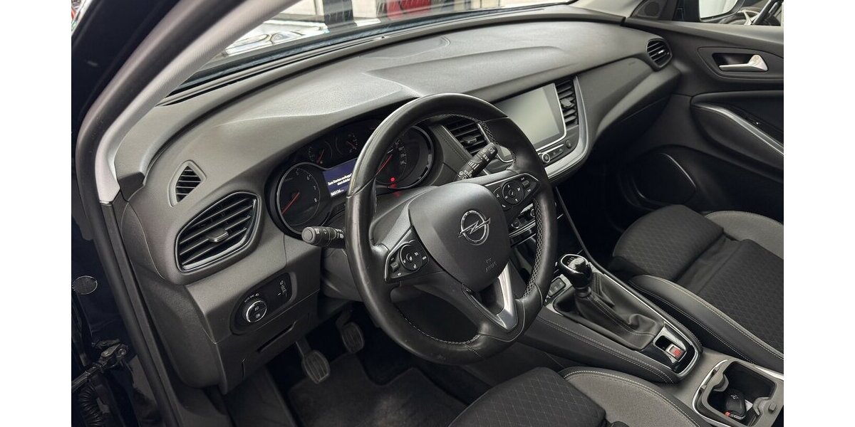 Opel Grandland 1.2 Turbo Innovation Navi Winterpaket 65.200 km 12.680 &euro; Lich 35423