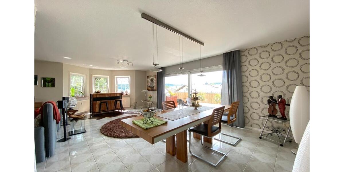 Etagenwohnung Buseck - 6 Zimmer, 208 m&sup2;, 1.200&euro; | Angebot:25919020