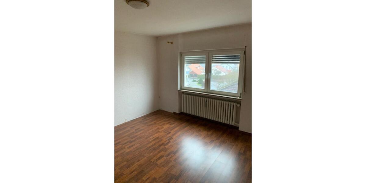 Dachgeschoßwohnung Braunfels - 4 Zimmer, 110 m&sup2;, 850&euro; | Angebot:25918770