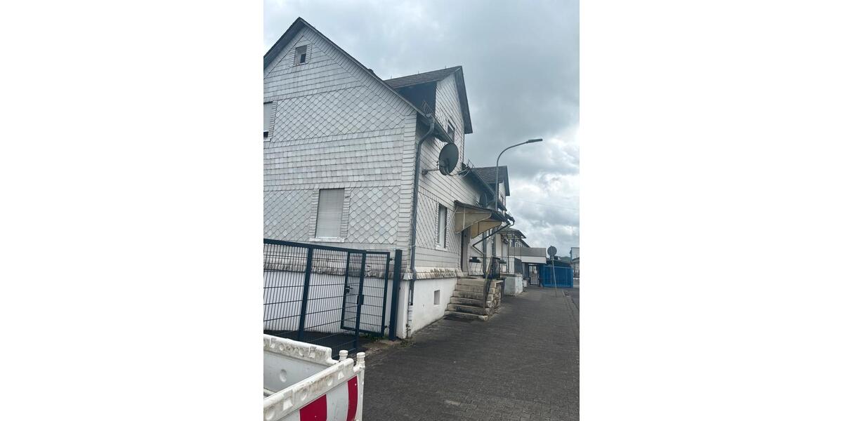 Doppelhaushälfte Ehringshausen - 5 Zimmer, 100 m&sup2;, 1.000&euro; | Angebot:26638723