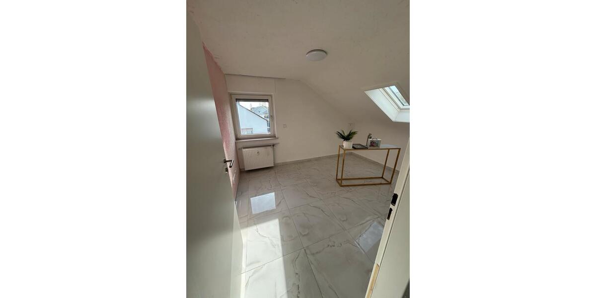 Dachgeschoßwohnung Gießen Wieseck - 4 Zimmer, 75 m&sup2;, 1.000&euro; | Angebot:26420267