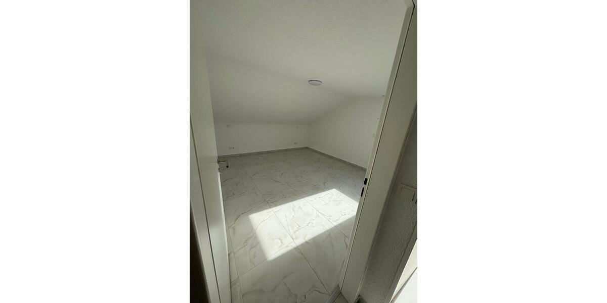 Dachgeschoßwohnung Gießen Wieseck - 4 Zimmer, 75 m&sup2;, 1.000&euro; | Angebot:26420267