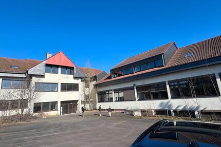 Haus Homberg (Ohm) - 100 Zimmer, 2.800 m&sup2;, 1.000.000&euro; | Angebot:25867498