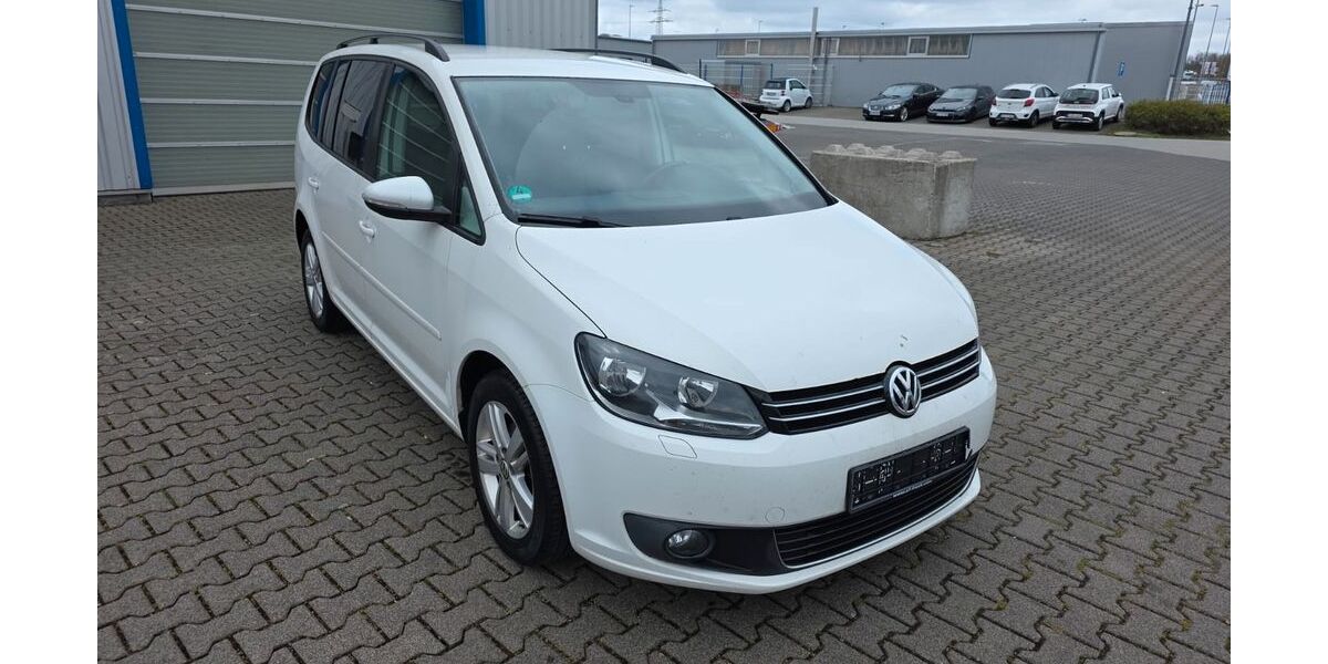 VW Touran 243.000 km 4.900 &euro; Mücke 35325