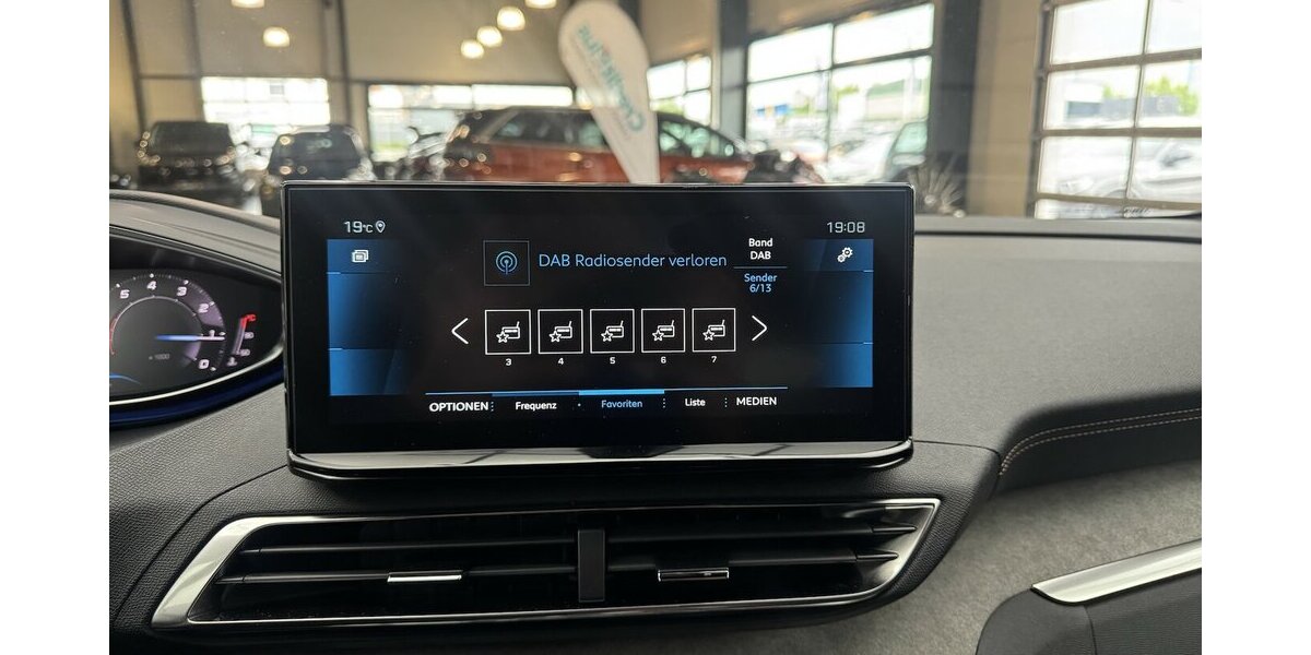 Peugeot 5008 GT 130 PT EAT 8 AHK 1.Hand 7 Sitze 13.300 km 26.620 &euro; Lich 35423