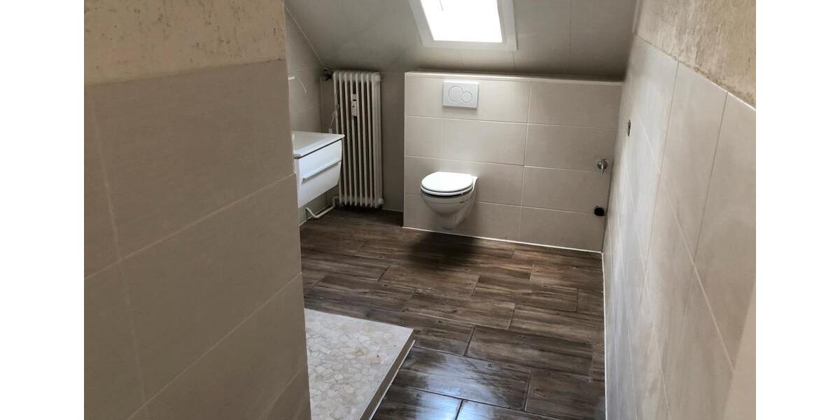 Etagenwohnung Gießen Allendorf - 1 Zimmer, 140 m&sup2;, 300&euro; | Angebot:26677555