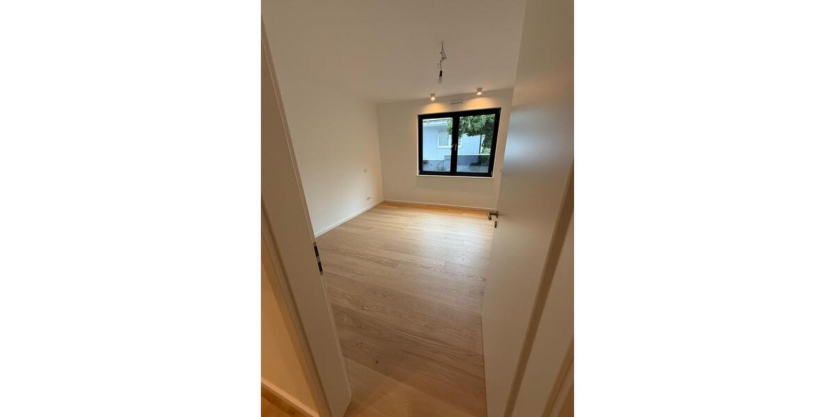 Hochparterre Marburg - 3 Zimmer, 115 m&sup2;, 1.900&euro; | Angebot:25636430