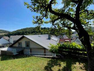 Mehrfamilienhaus, Wohnhaus Bad Endbach Hartenrod - 8 Zimmer, 180 m&sup2;, 170.000&euro; | Angebot:25777052