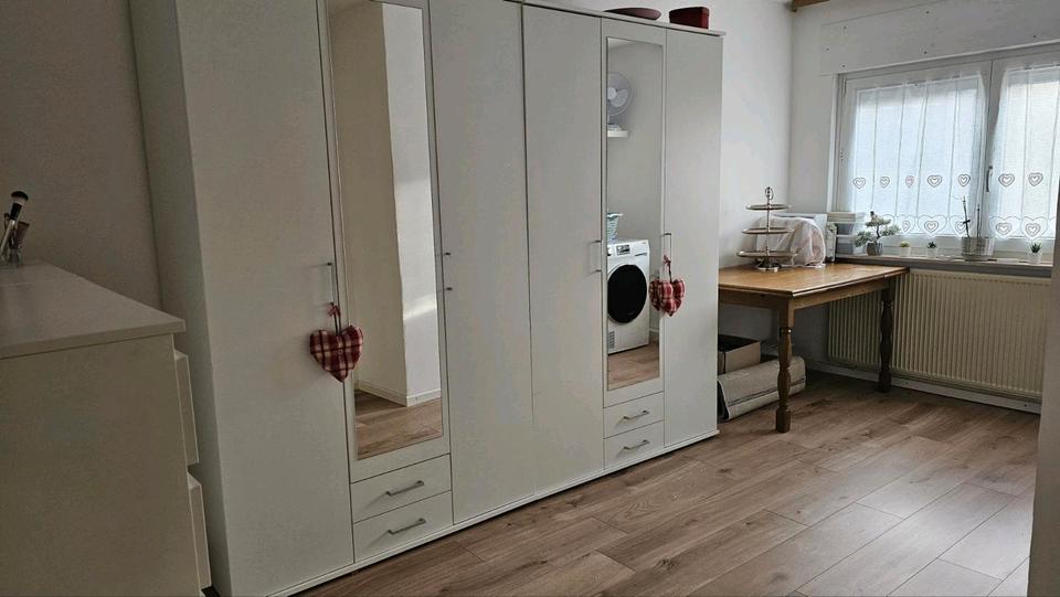 Mehrfamilienhaus, Wohnhaus Lich - 9 Zimmer, 160 m&sup2;, 330.000&euro; | Angebot:25876197