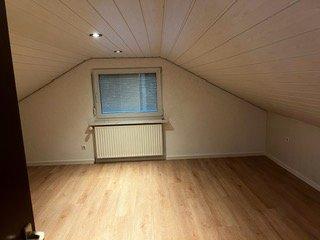 Einfamilienhaus Sinn - 9 Zimmer, 204 m&sup2;, 445.000&euro; | Angebot:26041077