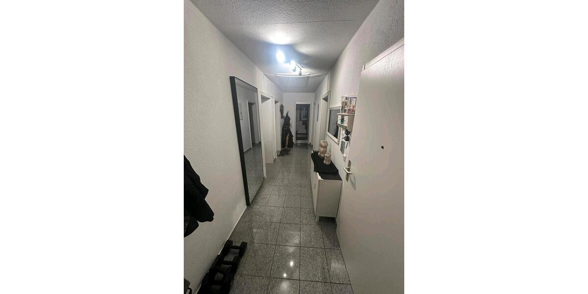 Dachgeschoßwohnung Sinn - 3 Zimmer, 85 m&sup2;, 800&euro; | Angebot:25613949