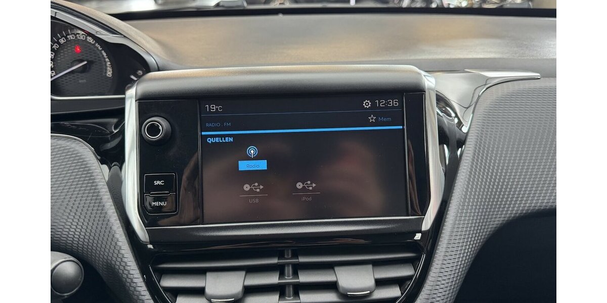 Peugeot 2008 1.2 GT-Line Automatik Sitzheizung Carplay 120.782 km 11.870 &euro; Lich 35423