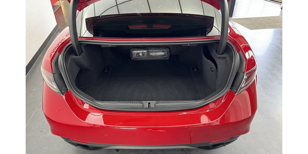 Alfa Romeo Giulia Competizione Q4 Turbo CarPlay Kamera 8.960 km 36.220 &euro; Lich 35423