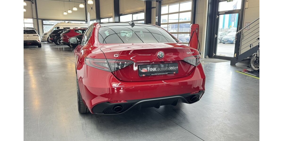 Alfa Romeo Giulia 2.0 Competizione Q4 Turbo Panoramadach 14.303 km 37.985 &euro; Lich 35423