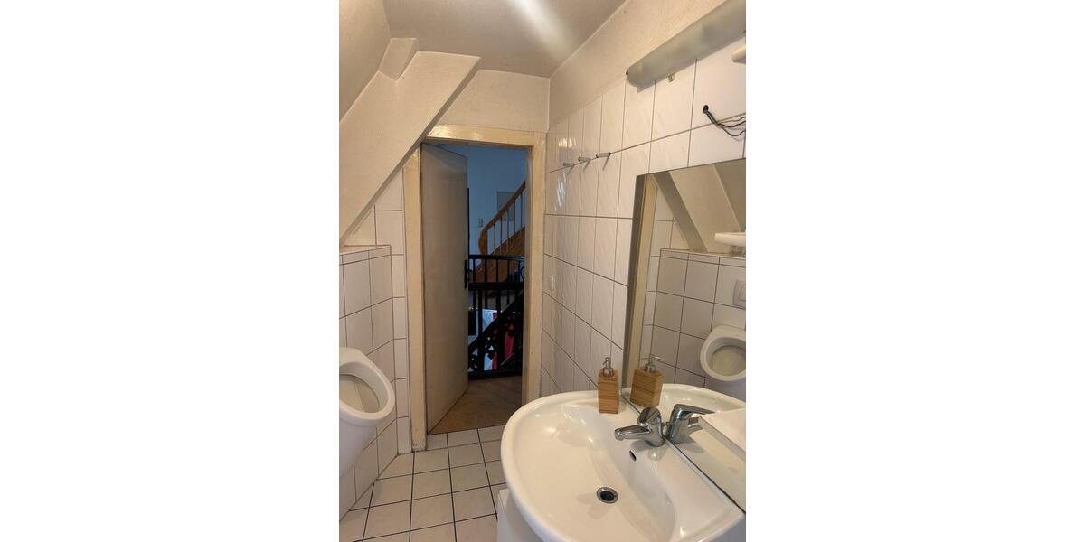 Etagenwohnung Marburg - 1 Zimmer, 20 m&sup2;, 200&euro; | Angebot:25807223