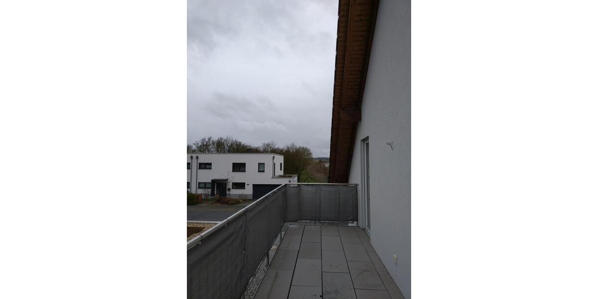 Dachgeschoßwohnung Gießen Allendorf - 3 Zimmer, 100 m&sup2;, 1.200&euro; | Angebot:24940791