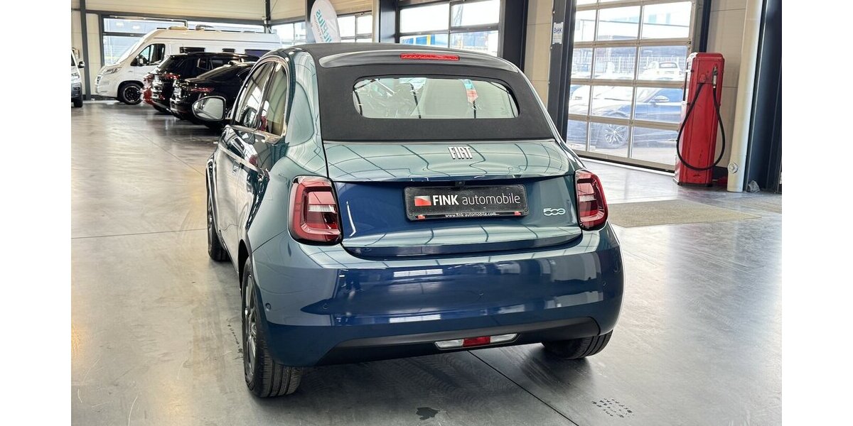 Fiat 500e Cabrio 1.Hand 42kWh Sitzheizung Kamera 15.200 km 21.320 &euro; Lich 35423
