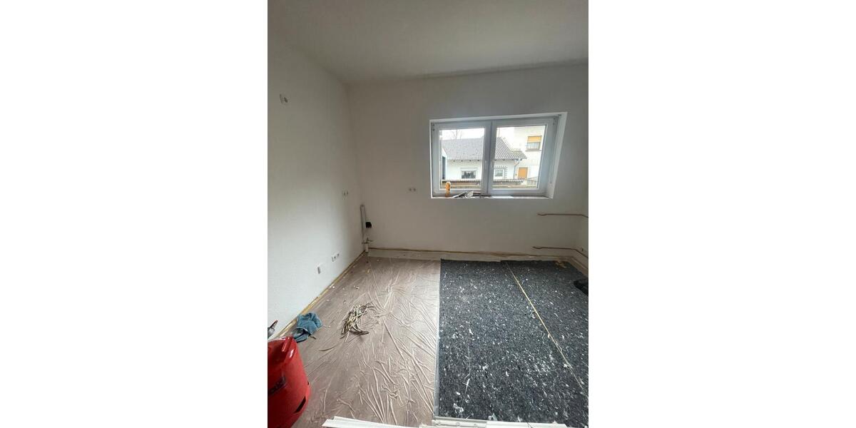 Etagenwohnung Aßlar - 6 Zimmer, 150 m&sup2;, 1.100&euro; | Angebot:25857692